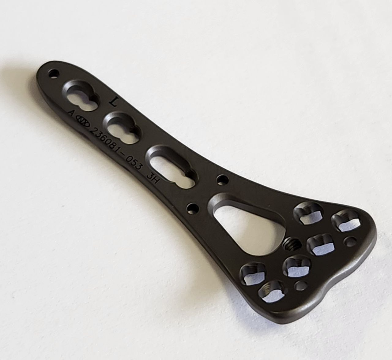 2.4 мм Дистальна променева БКП, широка, ширина 22 мм, ліва/права ЗК кут 25° Changzhou Nanxiang Medical Device Co., Ltd.